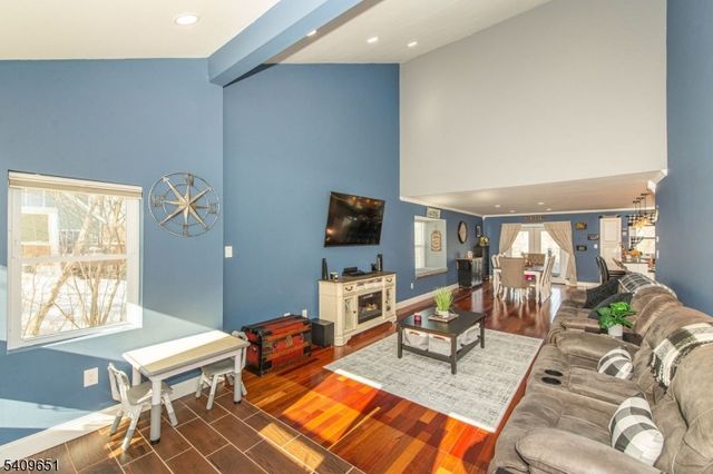 15 Sachem Rd, Jefferson Twp., NJ 07849