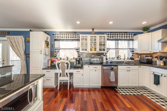 15 Sachem Rd, Jefferson Twp., NJ 07849