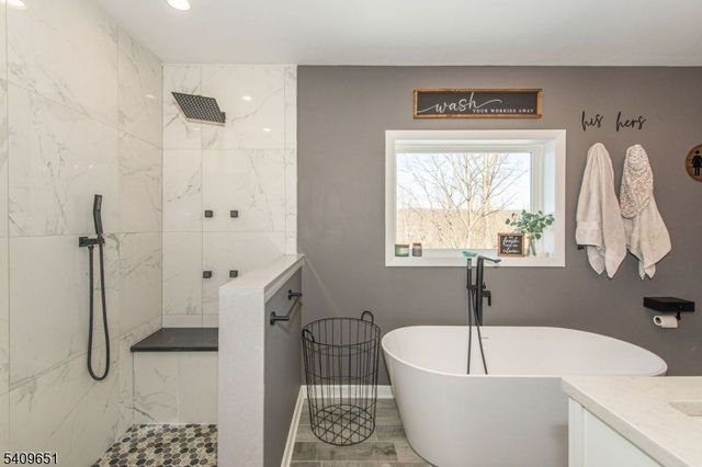 15 Sachem Rd, Jefferson Twp., NJ 07849