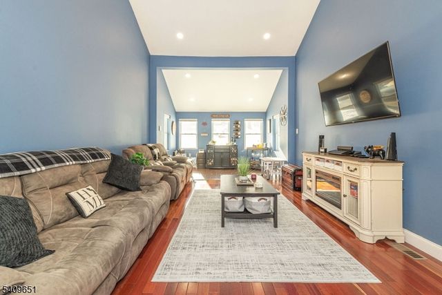 15 Sachem Rd, Jefferson Twp., NJ 07849