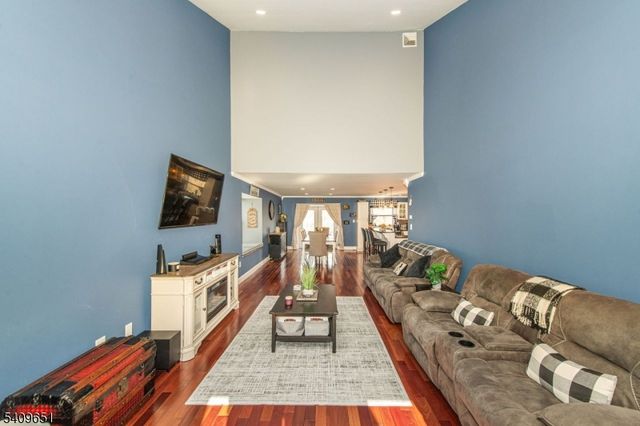 15 Sachem Rd, Jefferson Twp., NJ 07849