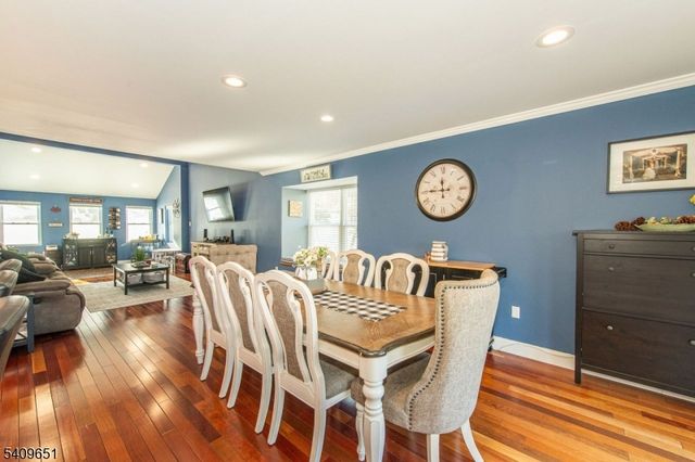 15 Sachem Rd, Jefferson Twp., NJ 07849