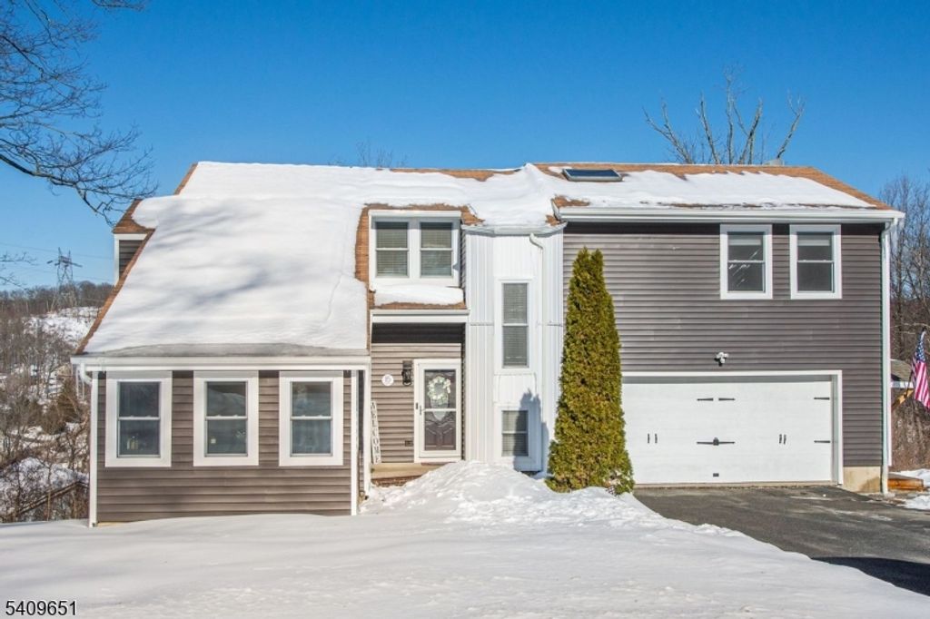 15 Sachem Rd, Jefferson Twp., NJ 07849