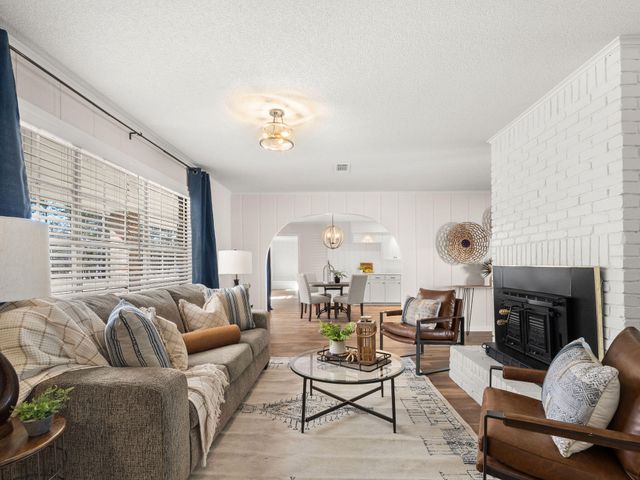 137 Robinson Kitts Rd, Leesville, LA 71446