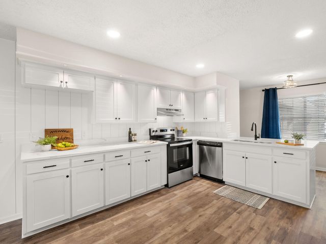 137 Robinson Kitts Rd, Leesville, LA 71446