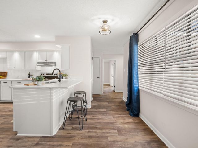 137 Robinson Kitts Rd, Leesville, LA 71446