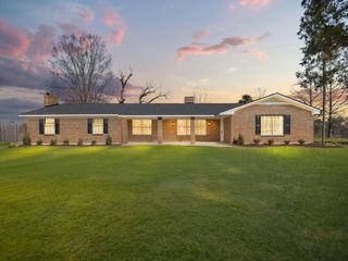 137 Robinson Kitts Rd, Leesville, LA 71446