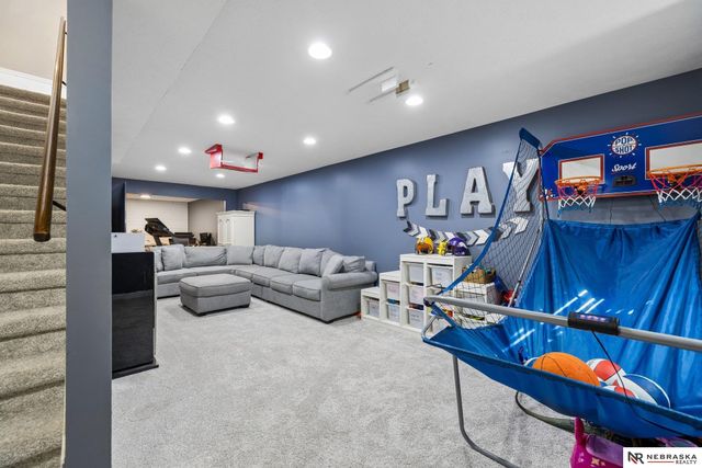 1320 Patterson Drive, Lincoln, NE 68522