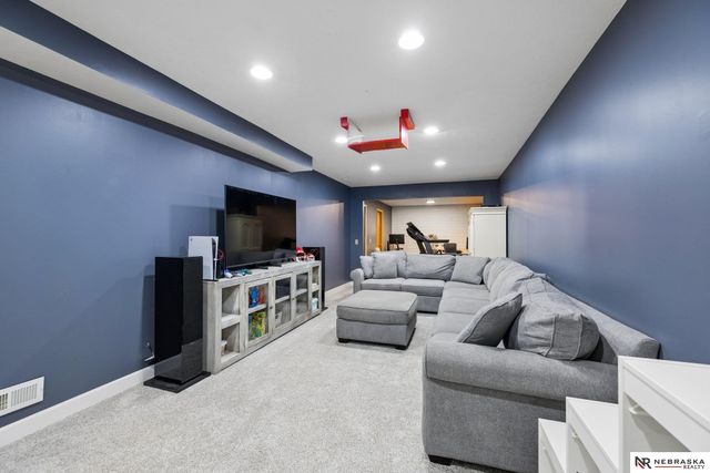 1320 Patterson Drive, Lincoln, NE 68522