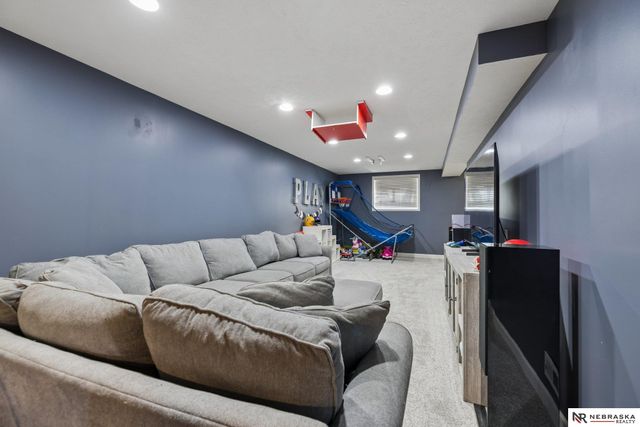 1320 Patterson Drive, Lincoln, NE 68522