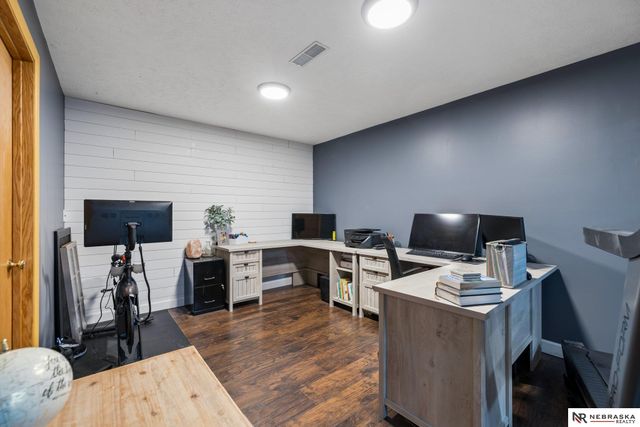 1320 Patterson Drive, Lincoln, NE 68522