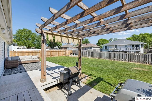 1320 Patterson Drive, Lincoln, NE 68522