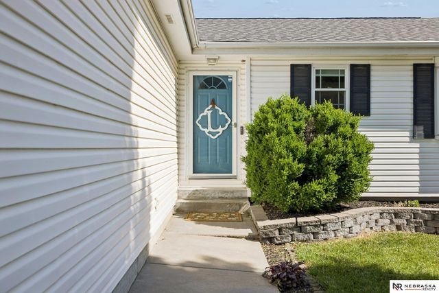 1320 Patterson Drive, Lincoln, NE 68522