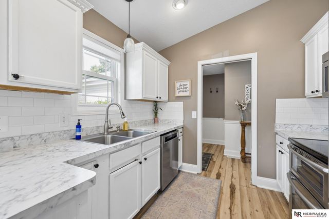 1320 Patterson Drive, Lincoln, NE 68522