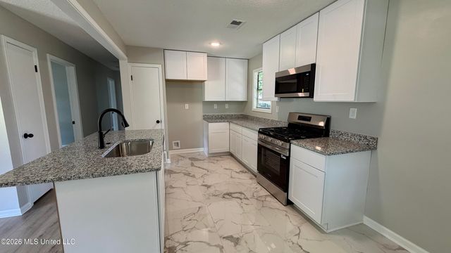 6670 Embassy Circle, Horn Lake, MS 38637