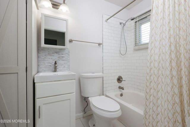 33 Pine Tree Road, Old Bridge, NJ 08857
