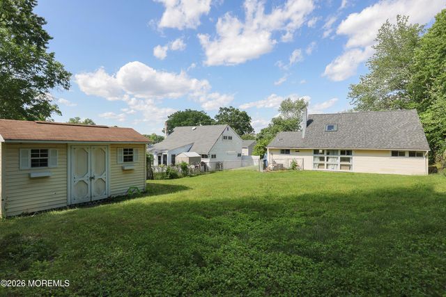 33 Pine Tree Road, Old Bridge, NJ 08857