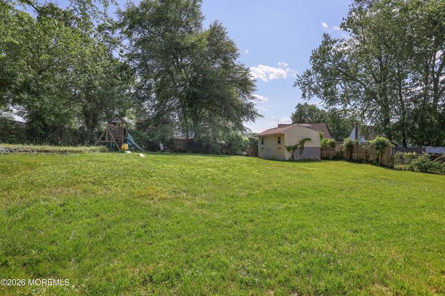33 Pine Tree Road, Old Bridge, NJ 08857