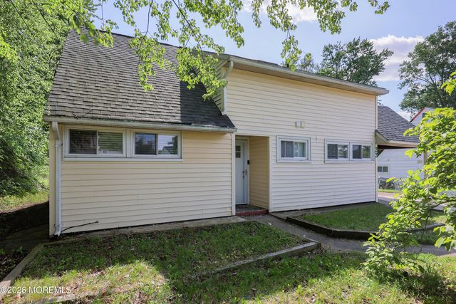 33 Pine Tree Road, Old Bridge, NJ 08857