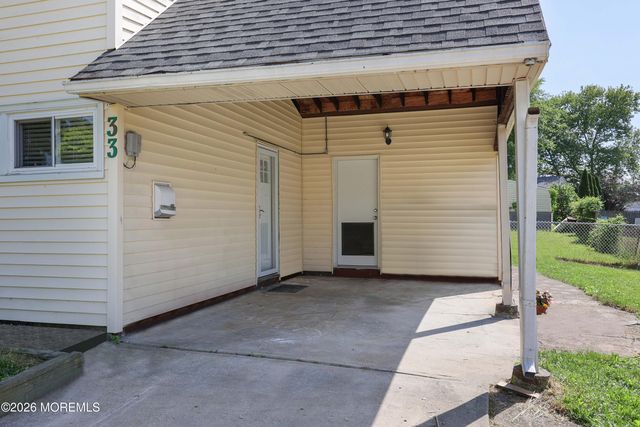 33 Pine Tree Road, Old Bridge, NJ 08857