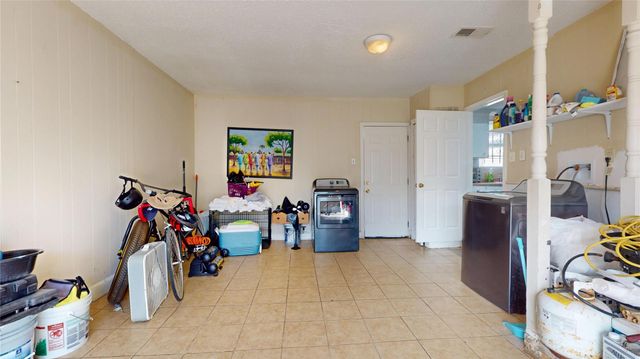 6319 Guadalupe Street, Houston, TX 77016