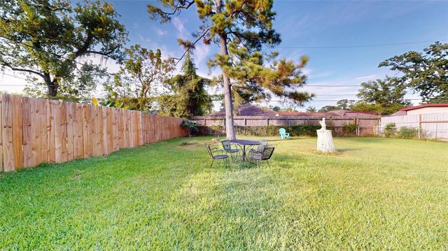 6319 Guadalupe Street, Houston, TX 77016