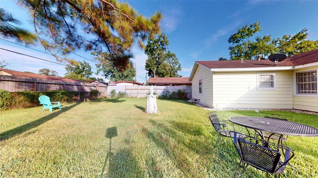 6319 Guadalupe Street, Houston, TX 77016