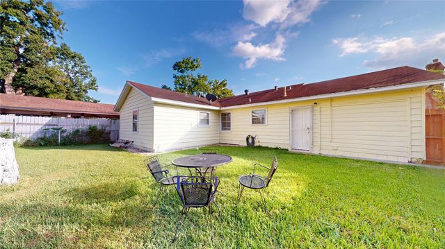 6319 Guadalupe Street, Houston, TX 77016