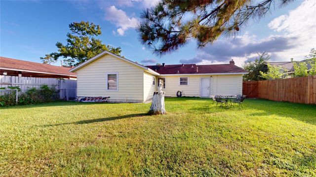 6319 Guadalupe Street, Houston, TX 77016