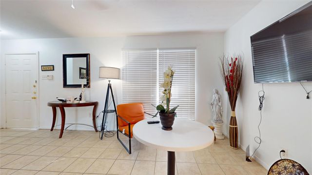 6319 Guadalupe Street, Houston, TX 77016