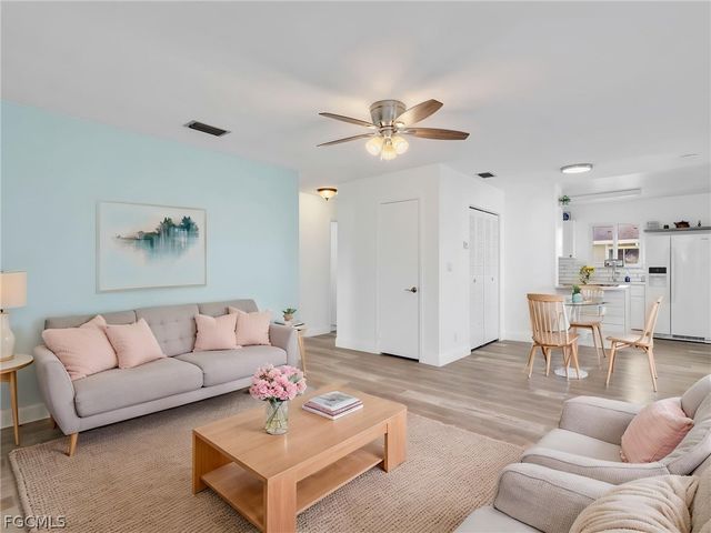 3297 Royal Canadian TRCE 1, Fort Myers, FL 33907