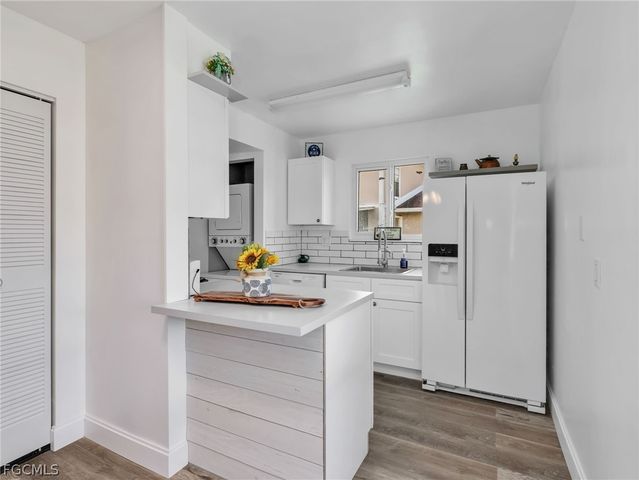 3297 Royal Canadian TRCE 1, Fort Myers, FL 33907