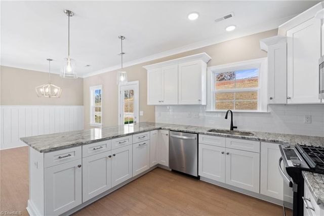 6947 Orchard Path Drive, Clemmons, NC 27012