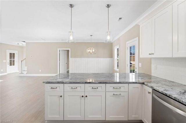 6947 Orchard Path Drive, Clemmons, NC 27012