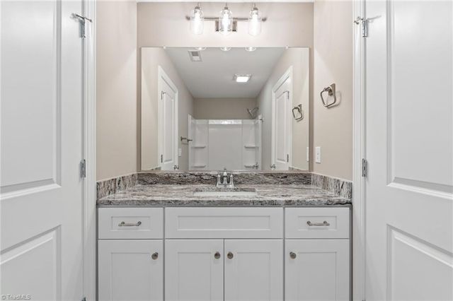 6947 Orchard Path Drive, Clemmons, NC 27012