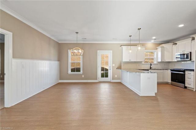 6947 Orchard Path Drive, Clemmons, NC 27012