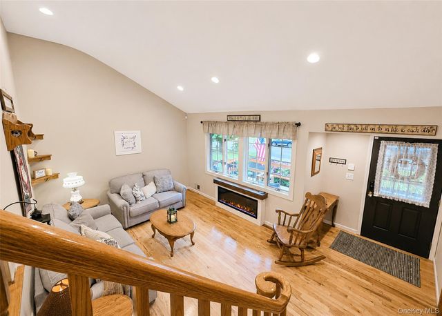 47 Newtown Avenue, Selden, NY 11784