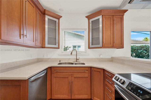 527 SW 20th Rd, Miami, FL 33129