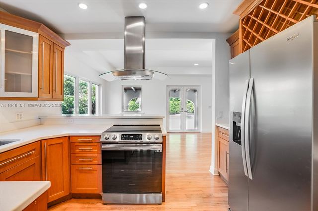 527 SW 20th Rd, Miami, FL 33129