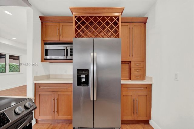 527 SW 20th Rd, Miami, FL 33129