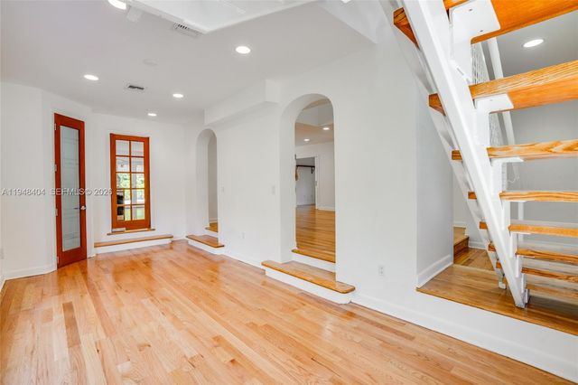 527 SW 20th Rd, Miami, FL 33129