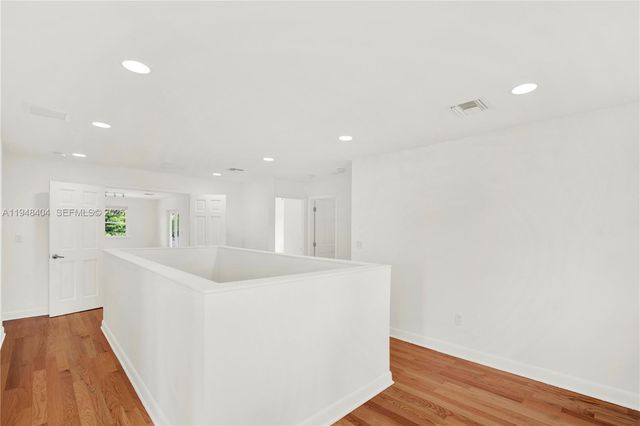 527 SW 20th Rd, Miami, FL 33129