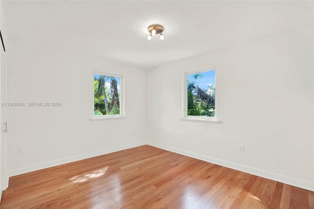 527 SW 20th Rd, Miami, FL 33129