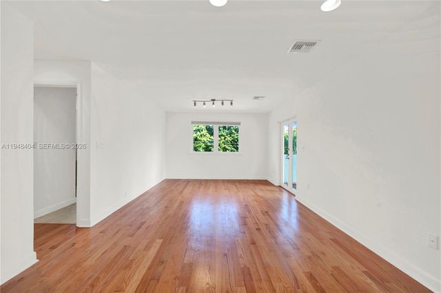 527 SW 20th Rd, Miami, FL 33129