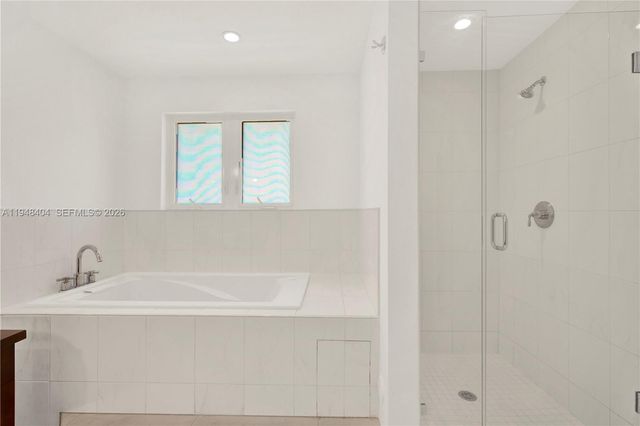 527 SW 20th Rd, Miami, FL 33129