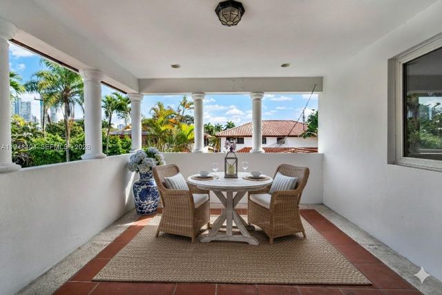 527 SW 20th Rd, Miami, FL 33129