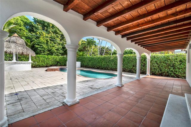 527 SW 20th Rd, Miami, FL 33129