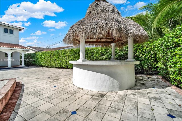 527 SW 20th Rd, Miami, FL 33129