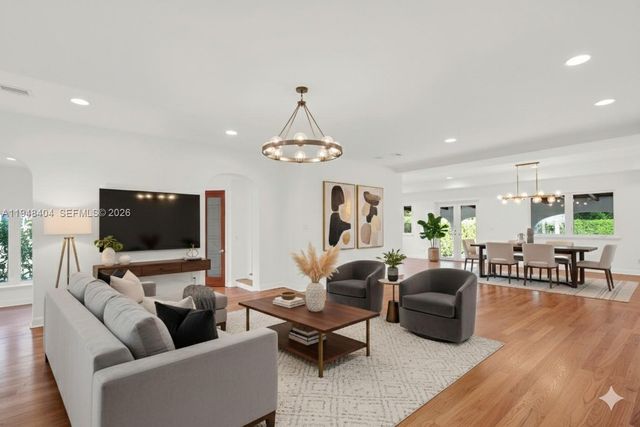 527 SW 20th Rd, Miami, FL 33129