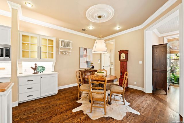 2 CHATSWORTH WAY, San Antonio, TX 78209